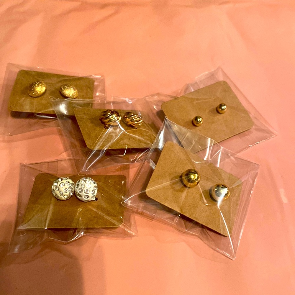 🌟 Round gold earring bundle🌟5 pair NWOT